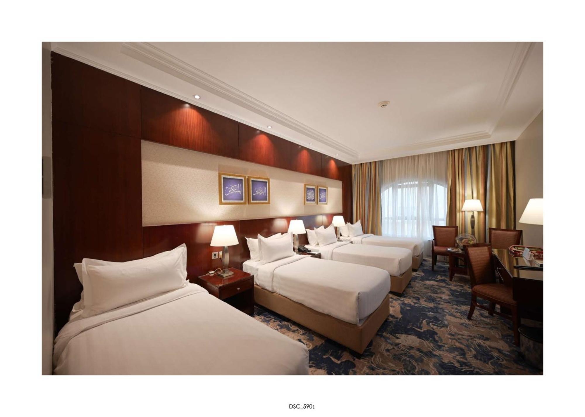 アル エイマン ロイヤル ホテル（メディナ） マディーナ エクステリア 写真 Deluxe Room