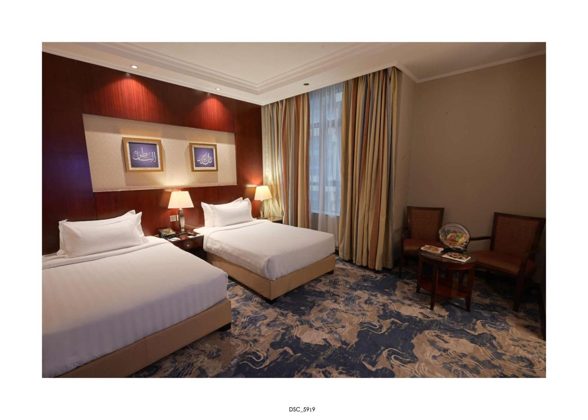 アル エイマン ロイヤル ホテル（メディナ） マディーナ エクステリア 写真 Deluxe Room