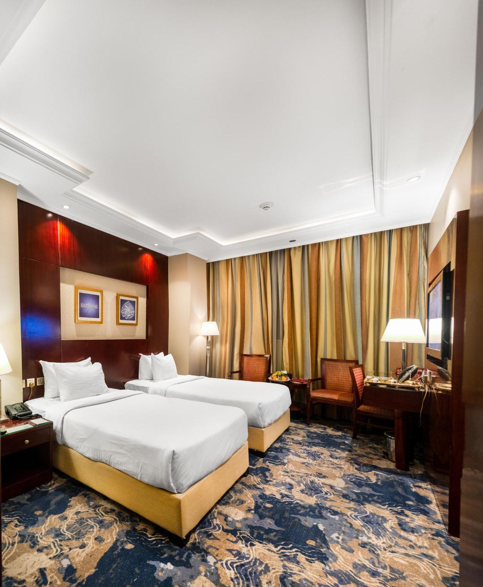 アル エイマン ロイヤル ホテル（メディナ） マディーナ エクステリア 写真 Deluxe room